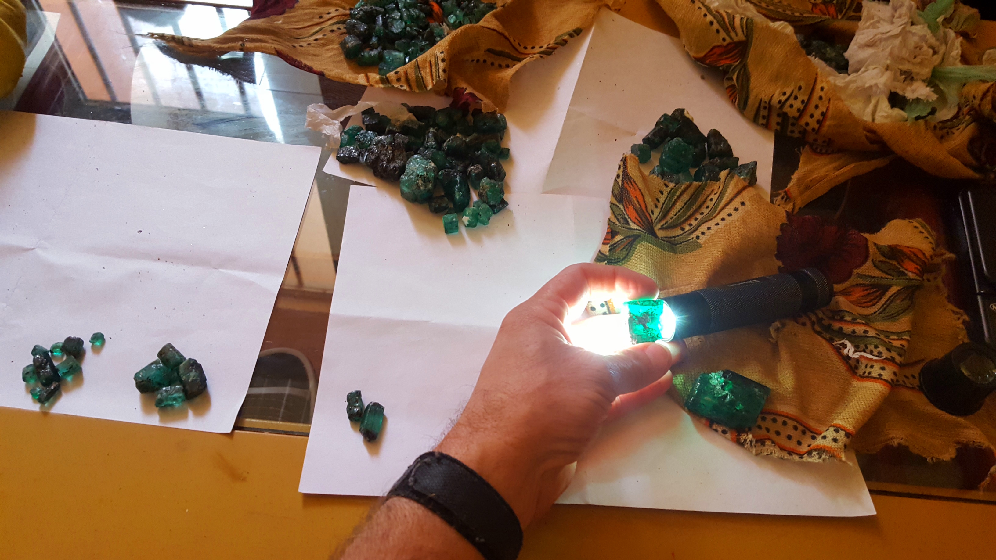 A gemstone cutting and faceting machine for wholesale gems